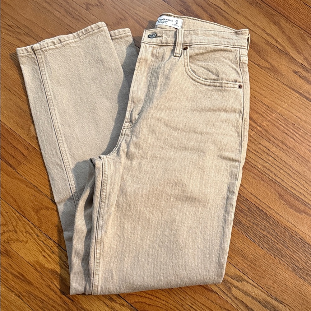 Ultra High Rise 90’s Straight jeans— A&F